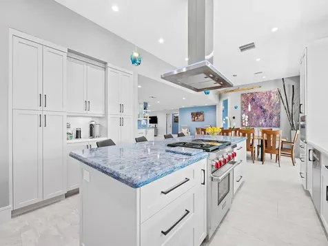 2754 NE 31st Court Lighthouse Point FL 33064