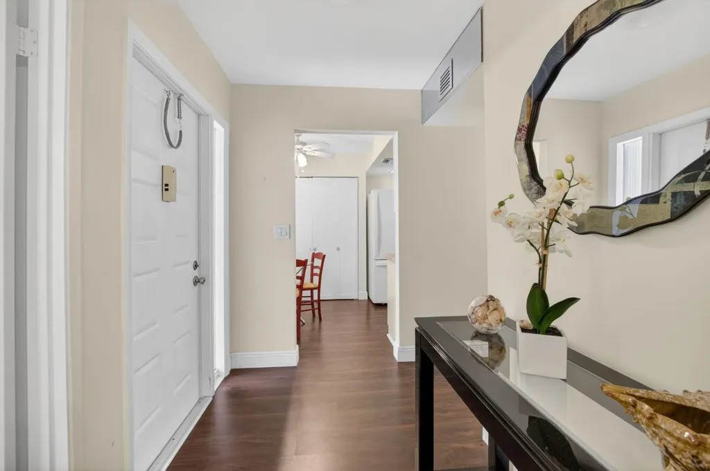 5021 Oakhill Lane Delray Beach FL 33484