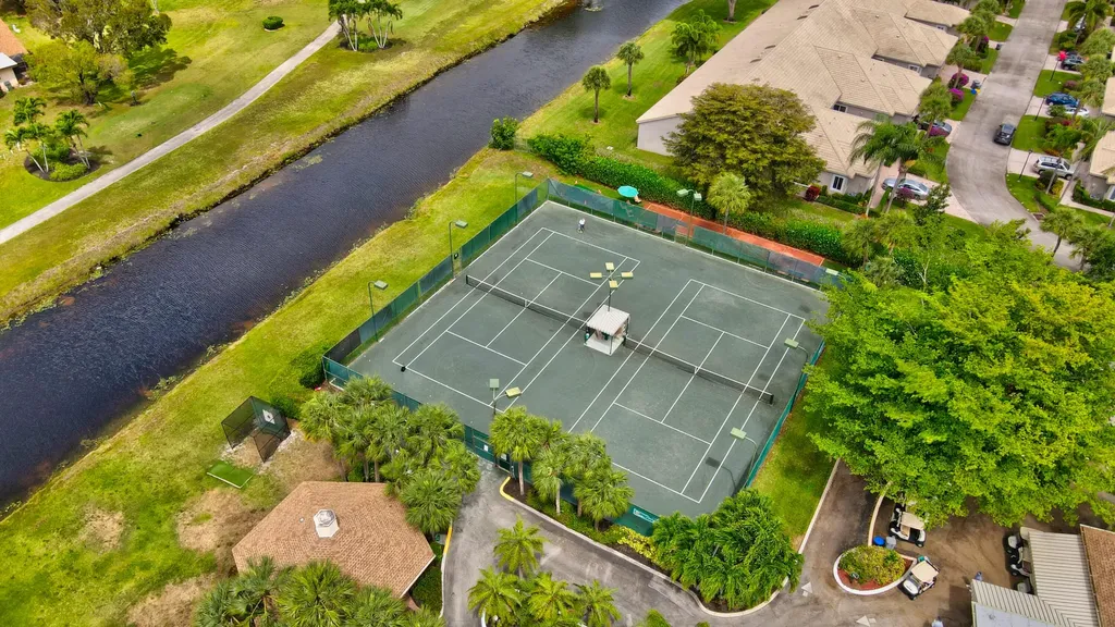 5021 Oakhill Lane Delray Beach FL 33484