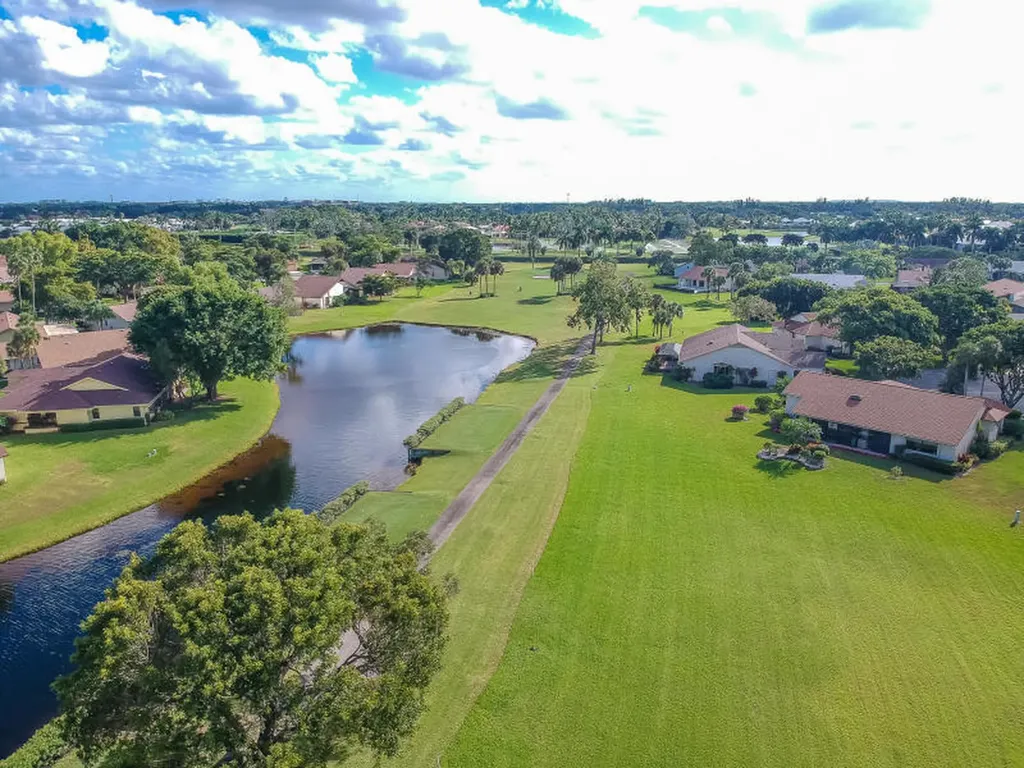 5021 Oakhill Lane Delray Beach FL 33484