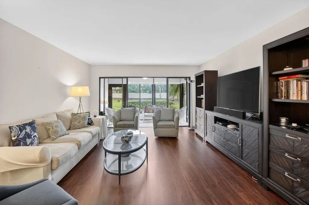 5021 Oakhill Lane Delray Beach FL 33484