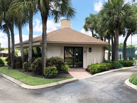 5021 Oakhill Lane Delray Beach FL 33484