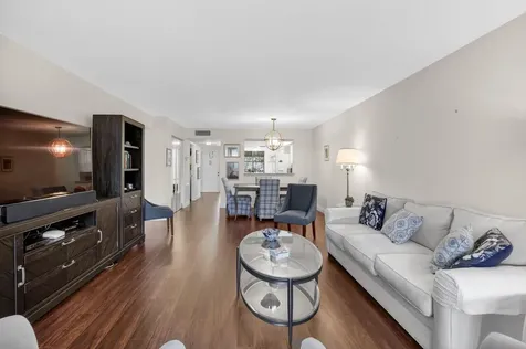 5021 Oakhill Lane Delray Beach FL 33484