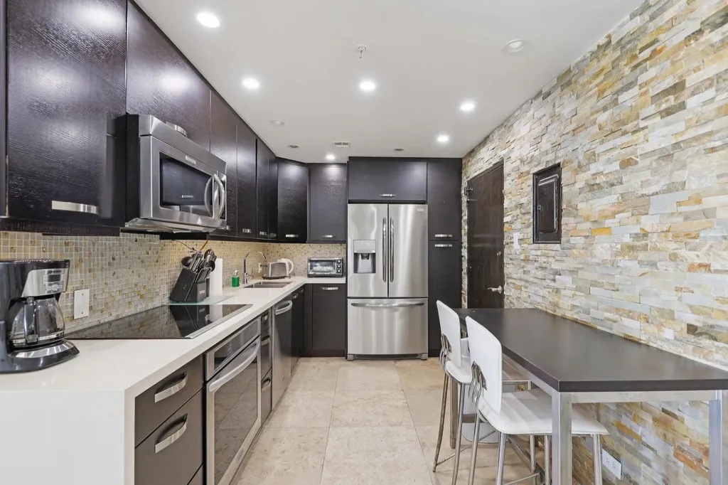 5601 Collins Avenue Miami Beach FL 33140