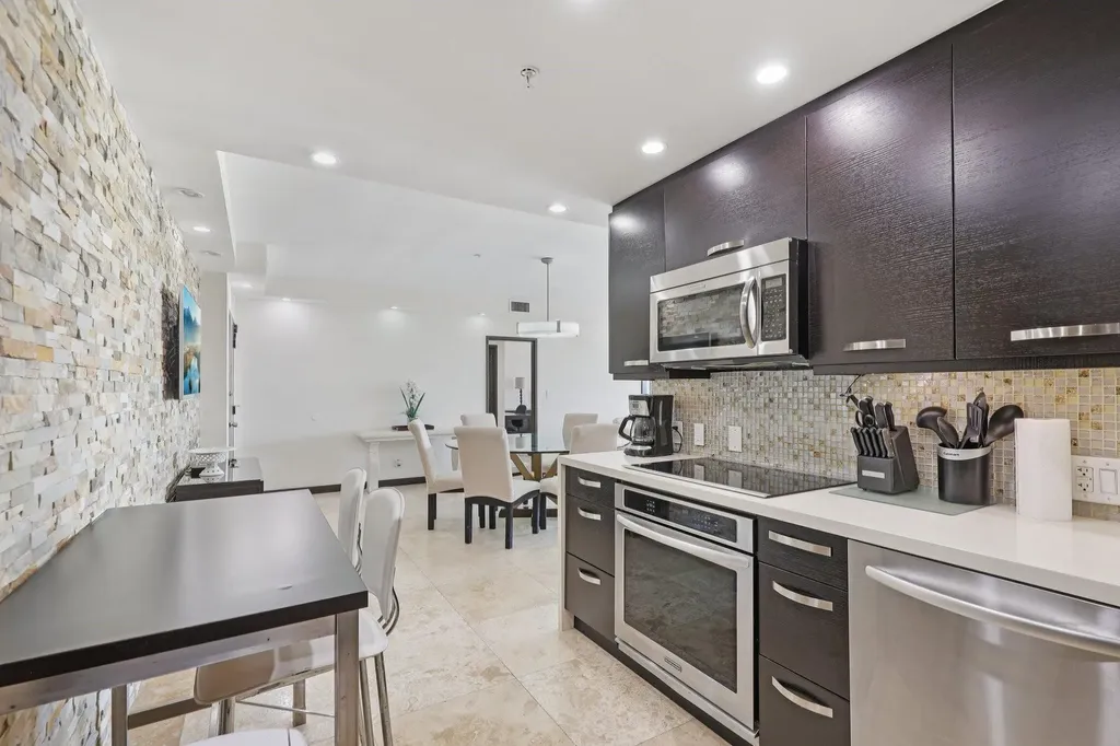 5601 Collins Avenue Miami Beach FL 33140