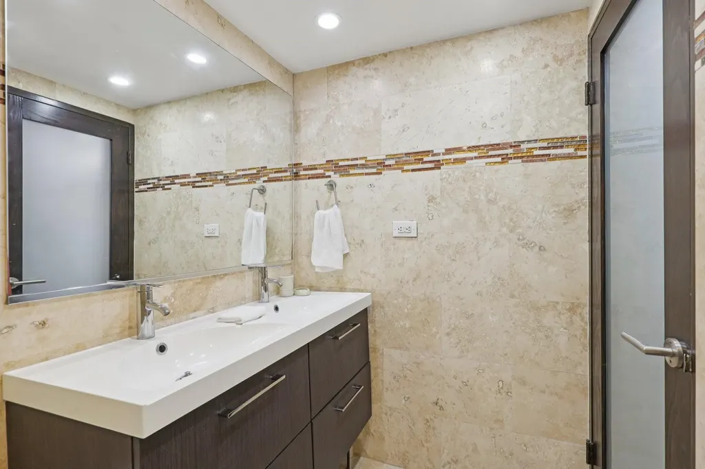 5601 Collins Avenue Miami Beach FL 33140