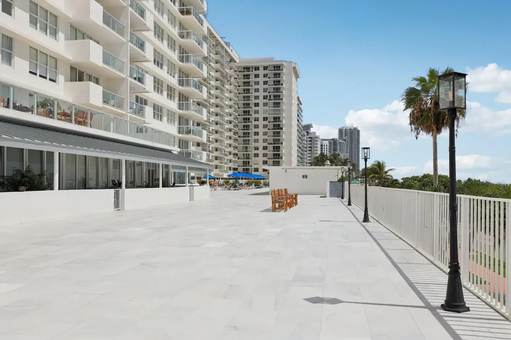 5601 Collins Avenue Miami Beach FL 33140