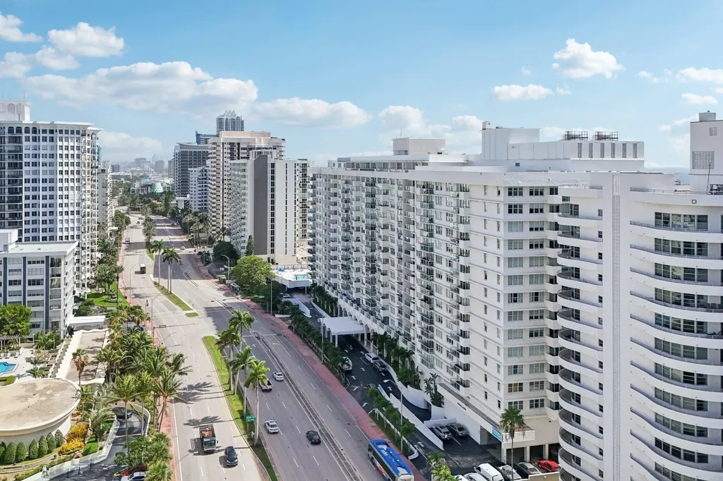 5601 Collins Avenue Miami Beach FL 33140