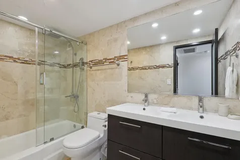 5601 Collins Avenue Miami Beach FL 33140
