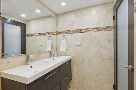 5601 Collins Avenue Miami Beach FL 33140