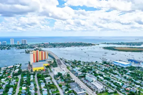 2640 Lake Shore Drive Riviera Beach FL 33404