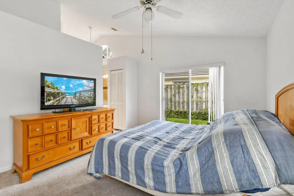 49 Admirals Court Palm Beach Gardens FL 33418