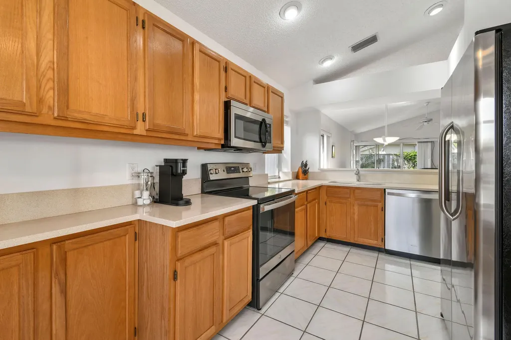 49 Admirals Court Palm Beach Gardens FL 33418