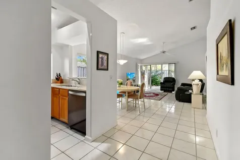 49 Admirals Court Palm Beach Gardens FL 33418