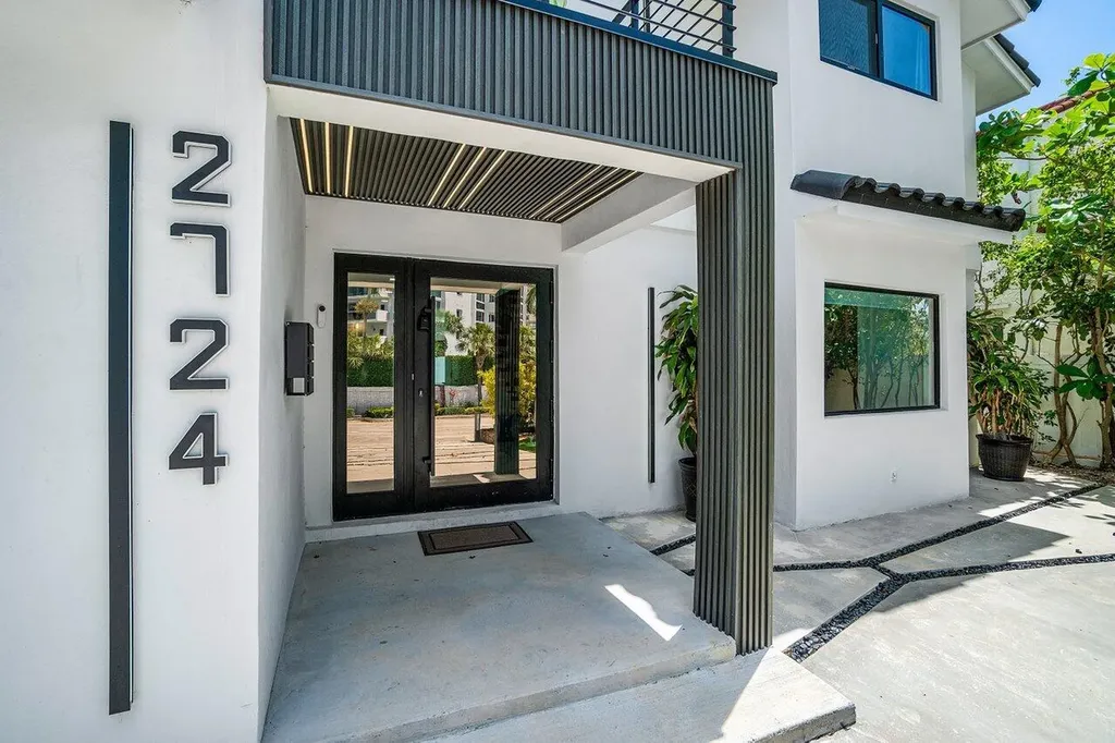 2724 N Ocean Boulevard Fort Lauderdale FL 33308