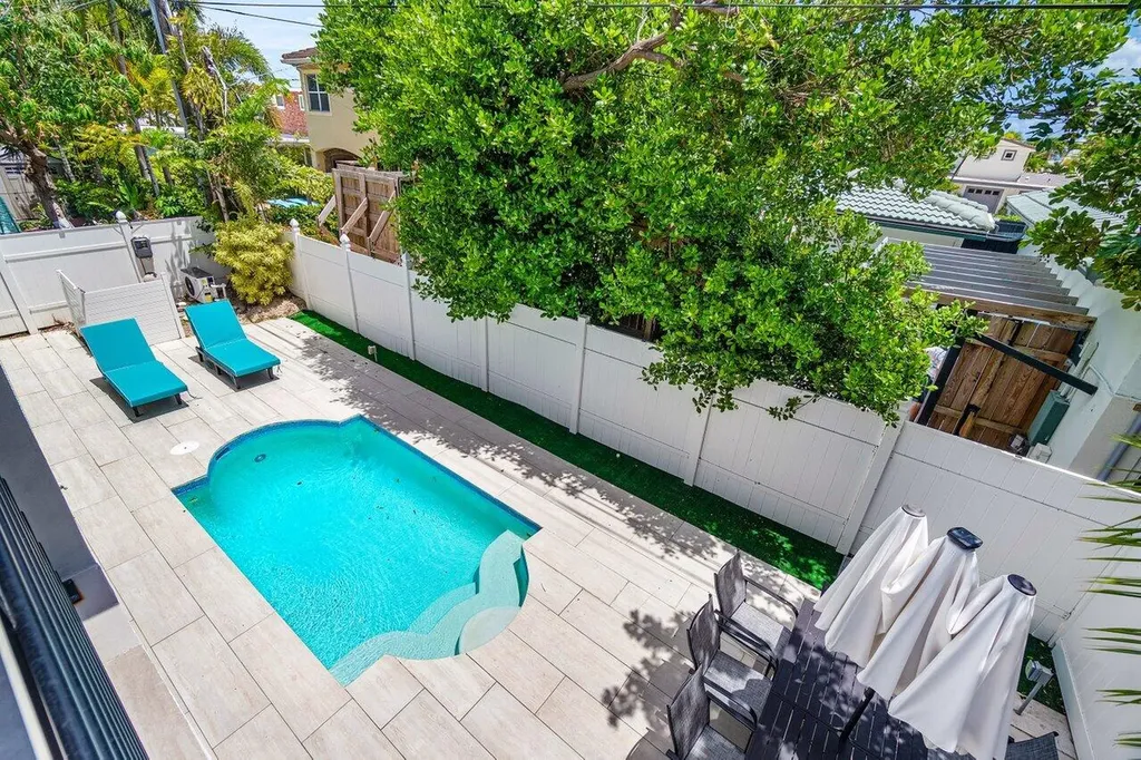 2724 N Ocean Boulevard Fort Lauderdale FL 33308