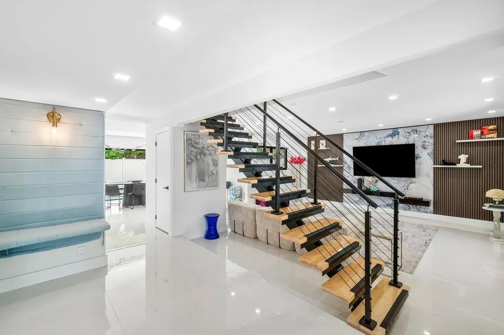 2724 N Ocean Boulevard Fort Lauderdale FL 33308
