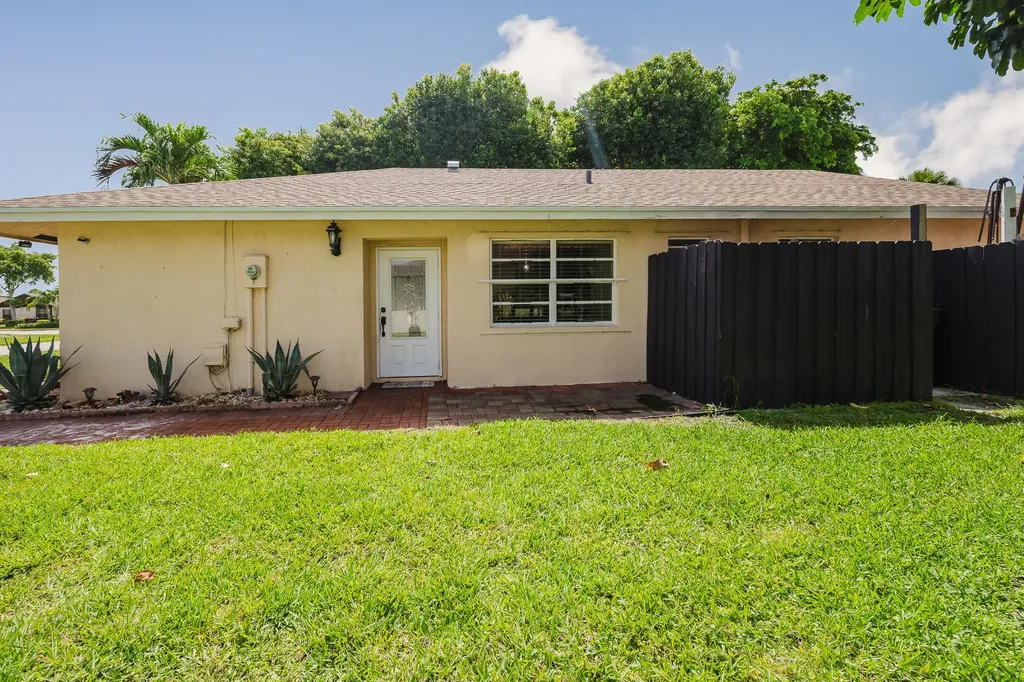 5402 Bonky Court West Palm Beach FL 33415