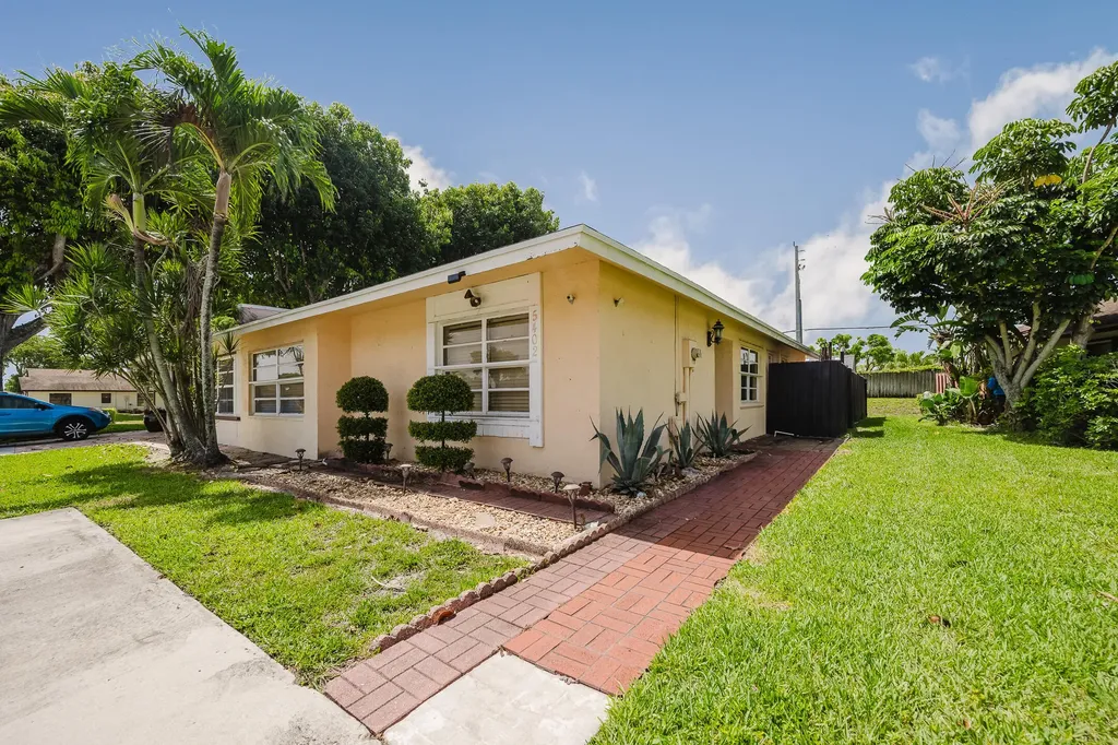 5402 Bonky Court West Palm Beach FL 33415