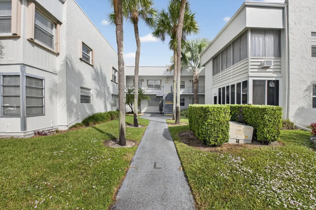 538 Flanders L Delray Beach FL 33484