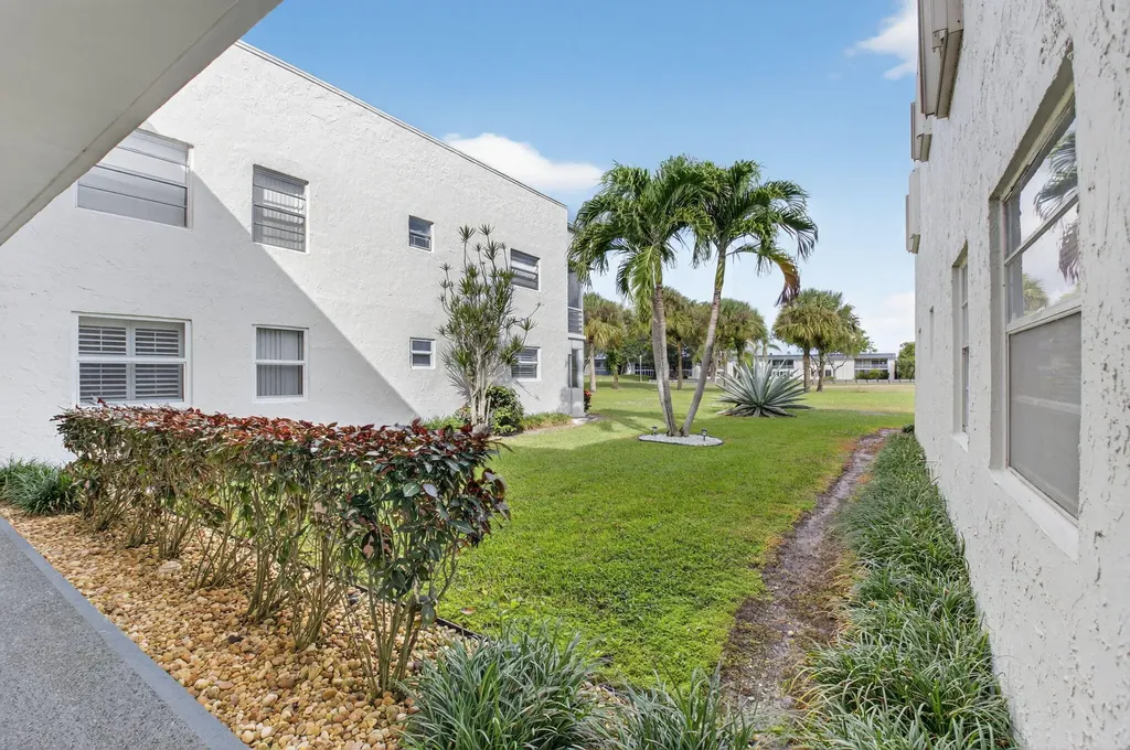 538 Flanders L Delray Beach FL 33484