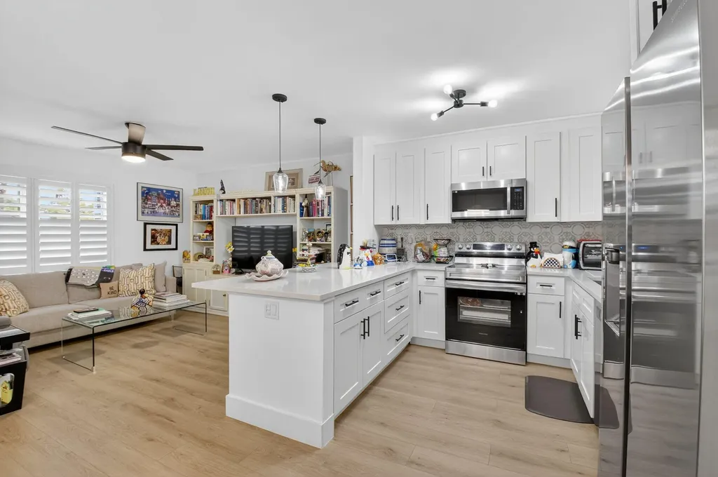 538 Flanders L Delray Beach FL 33484