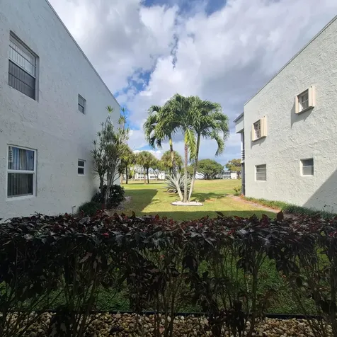 538 Flanders L Delray Beach FL 33484