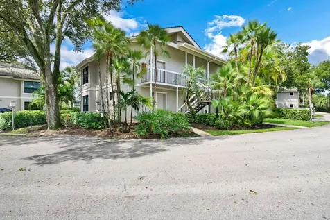 11863 Wimbledon Circle Wellington FL 33414