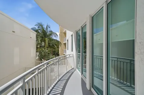1755 E Hallandale Beach Boulevard Hallandale Beach FL 33009