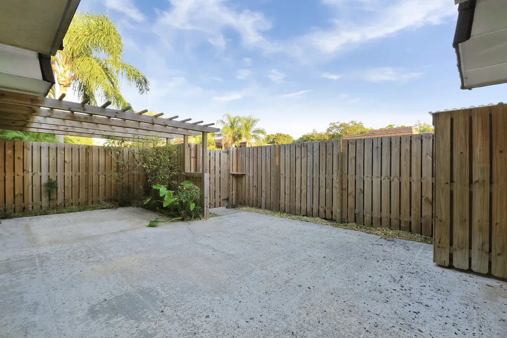 2316 23rd Lane Palm Beach Gardens FL 33418