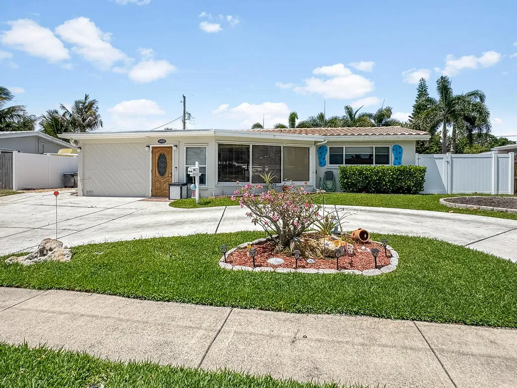 1009 SE 15th Street Deerfield Beach FL 33441