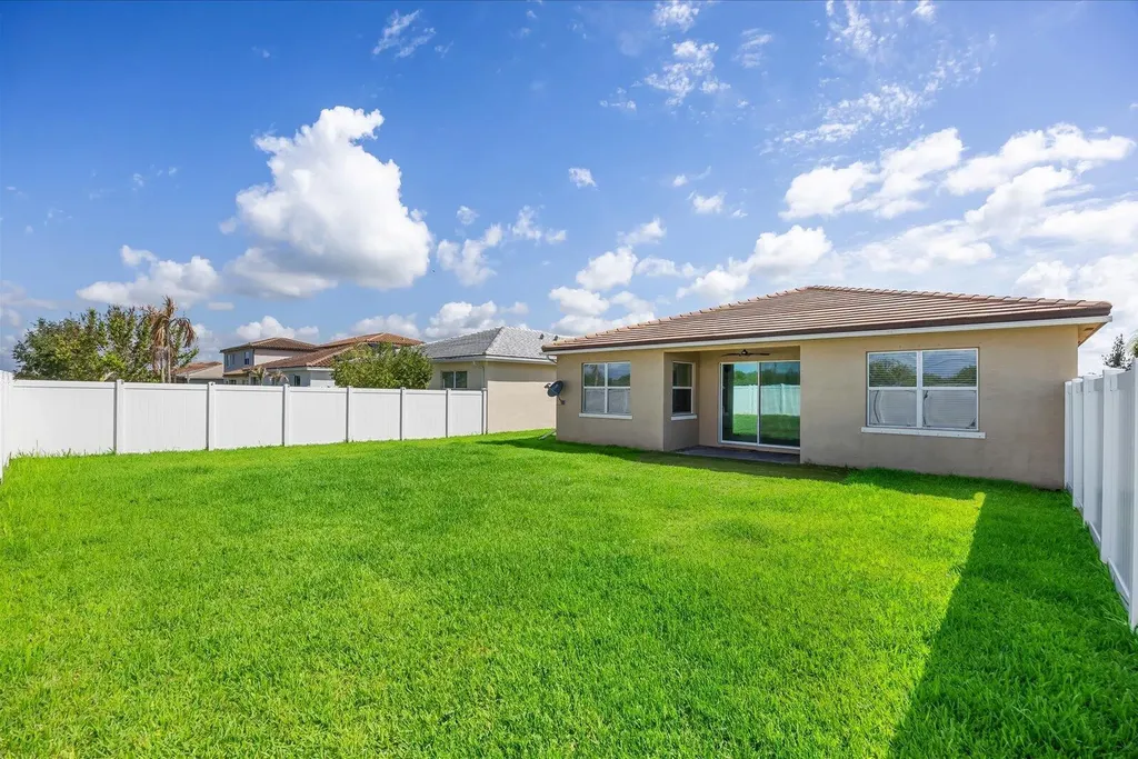 8095 NW Greenbank Circle Port St Lucie FL 34987