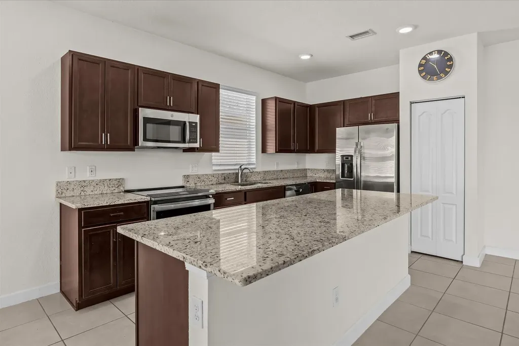 8095 NW Greenbank Circle Port St Lucie FL 34987