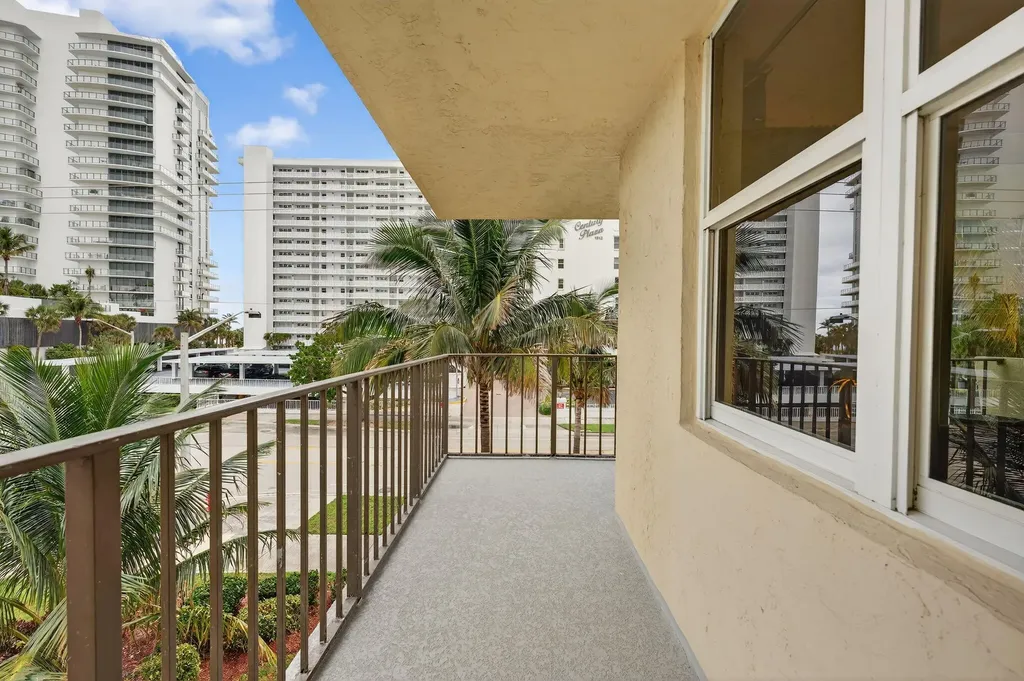 1009 N Ocean Boulevard Pompano Beach FL 33062