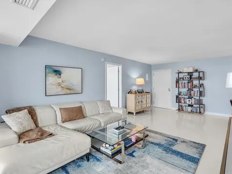 2841 N Ocean Boulevard Fort Lauderdale FL 33308