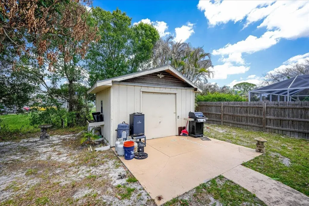 667 SE Faith Terrace Port St Lucie FL 34983