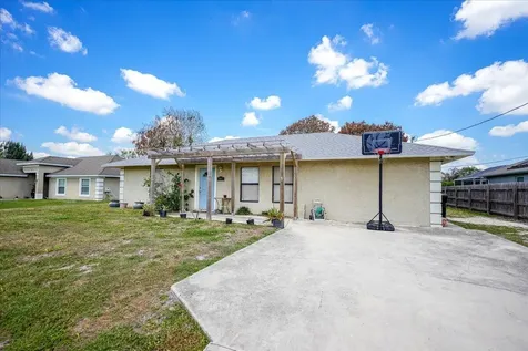 667 SE Faith Terrace Port St Lucie FL 34983