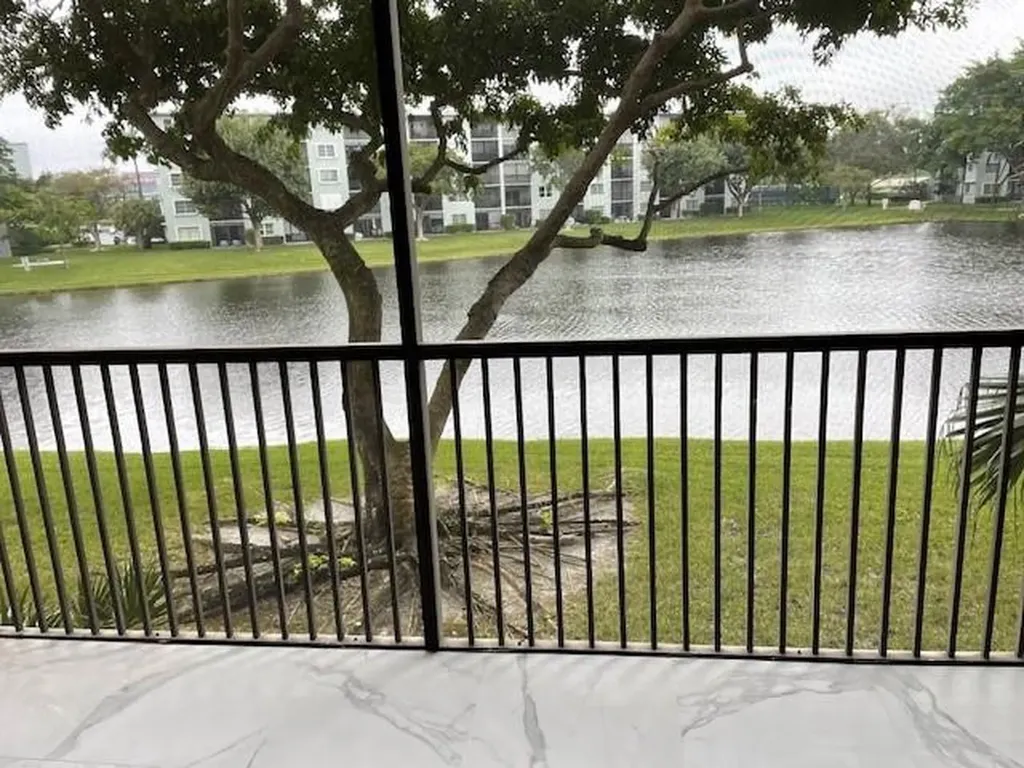 2215 Cypress Island Drive Pompano Beach FL 33069