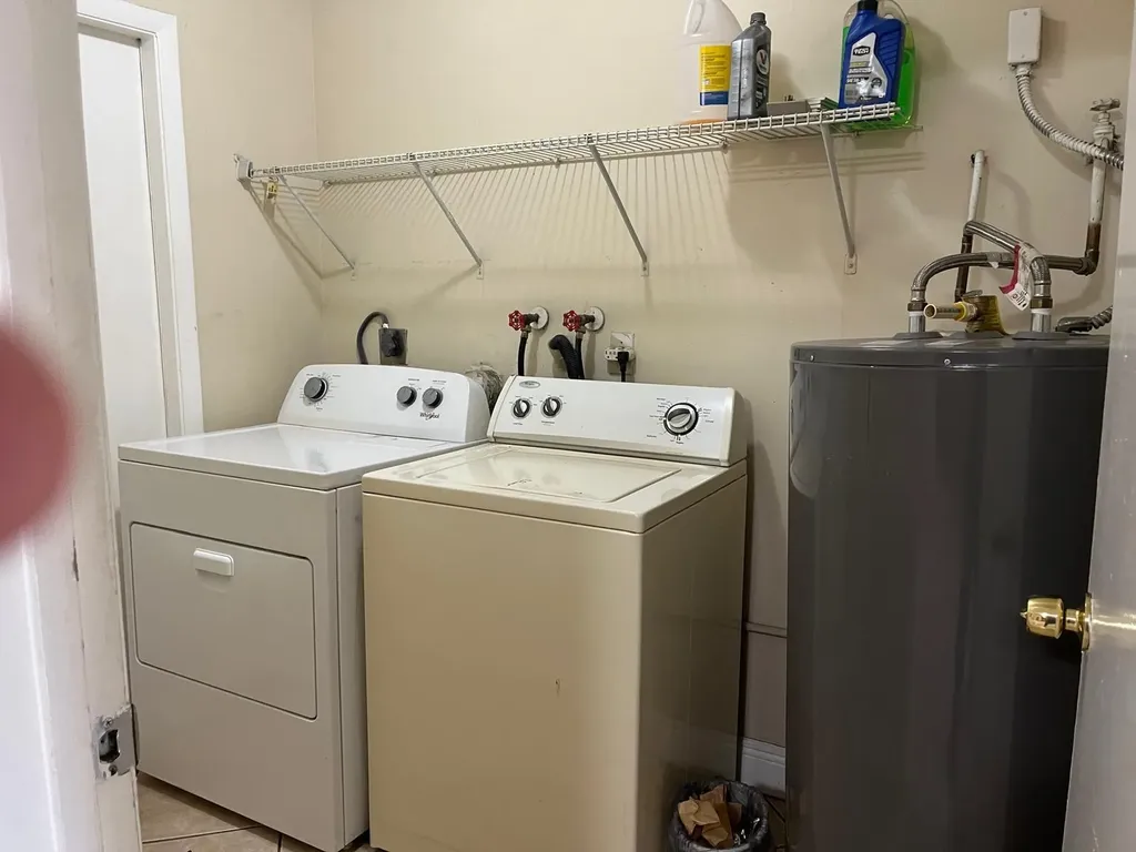6131 SW 42nd Place Davie FL 33314