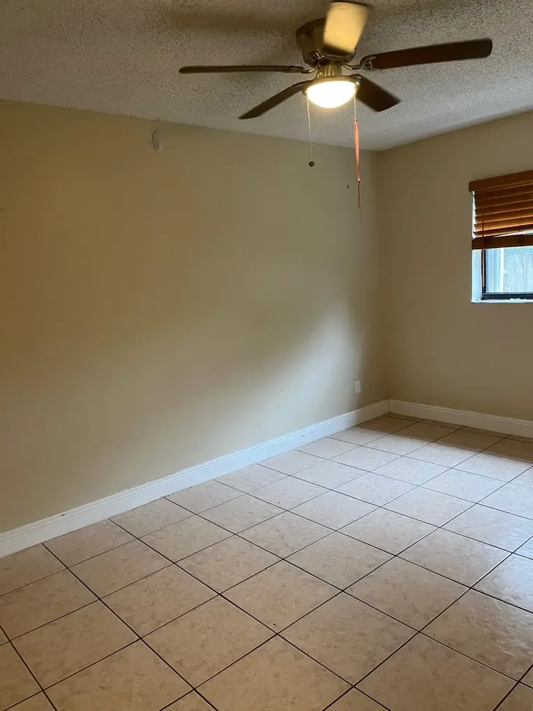 6131 SW 42nd Place Davie FL 33314