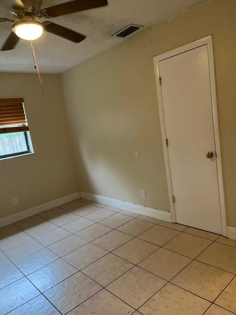 6131 SW 42nd Place Davie FL 33314