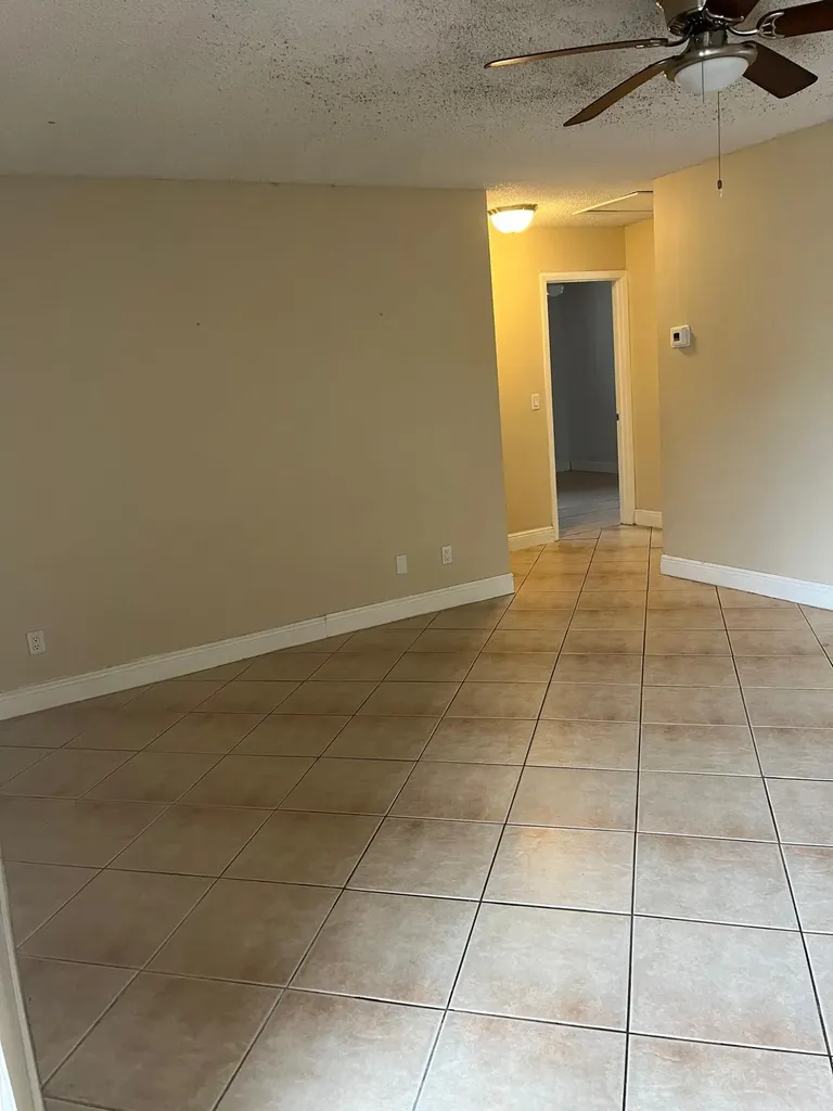 6131 SW 42nd Place Davie FL 33314