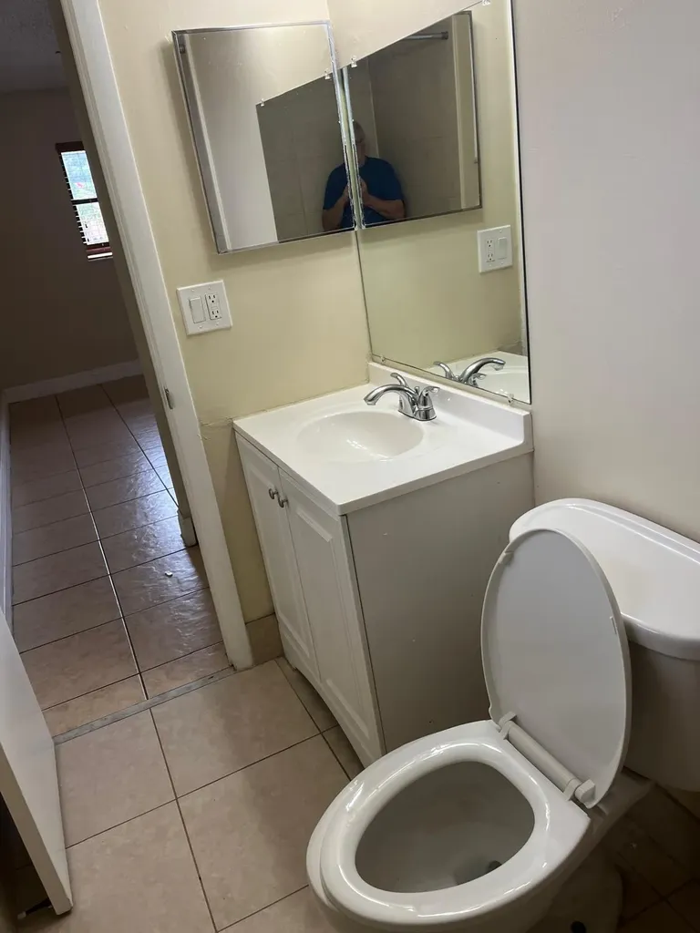 6131 SW 42nd Place Davie FL 33314