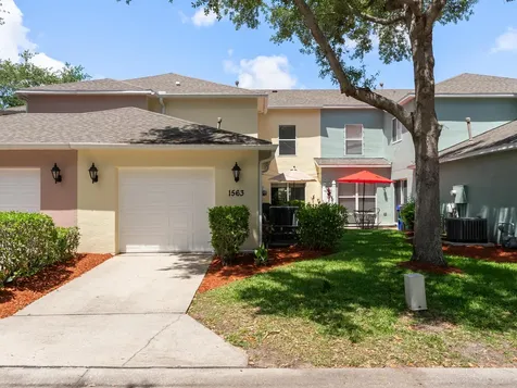 1563 Par Court Vero Beach FL 32966