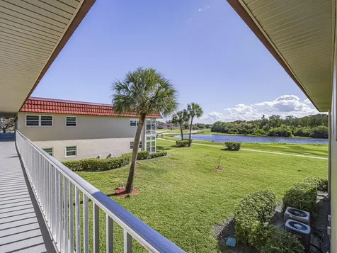 67 Royal Oak Drive Vero Beach FL 32962