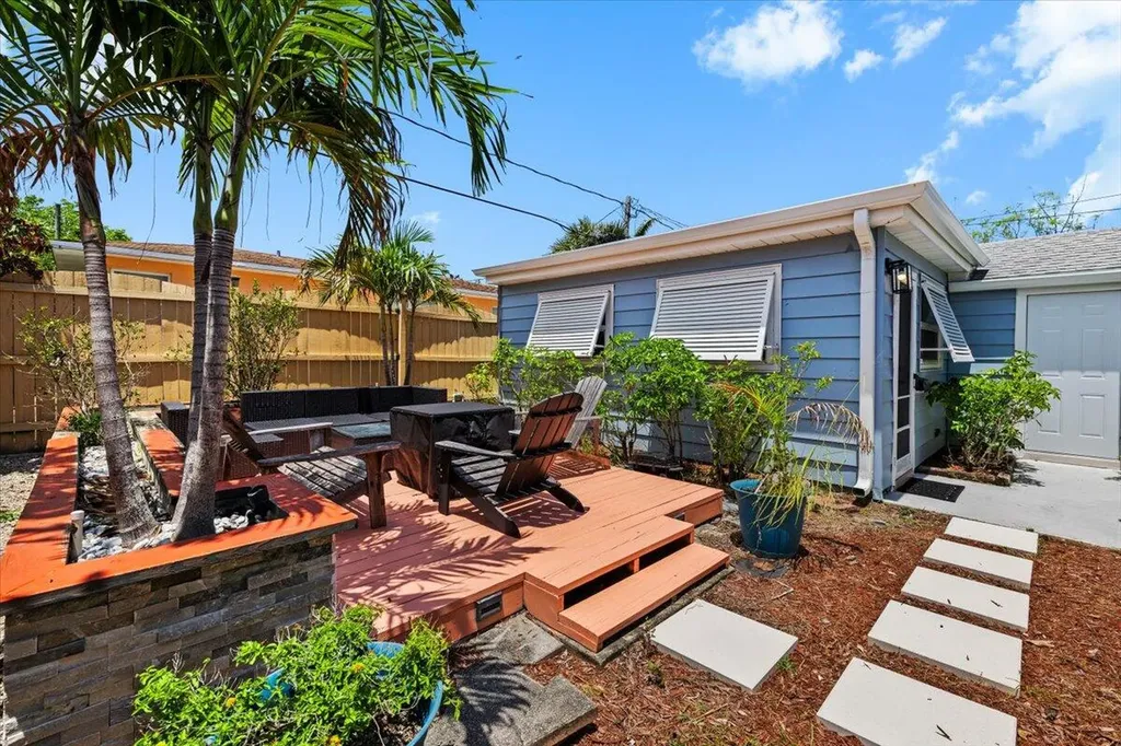 915 N K Street Lake Worth Beach FL 33460
