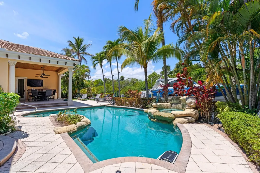 841 Harbour Isle Place North Palm Beach FL 33410