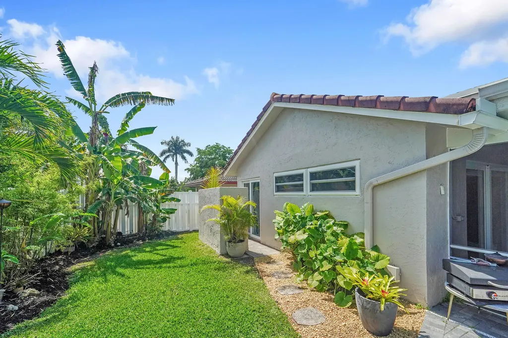 2133 NW 116th Terrace Coral Springs FL 33071