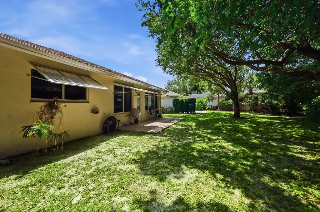 321 Del Rio Boulevard Boca Raton FL 33432
