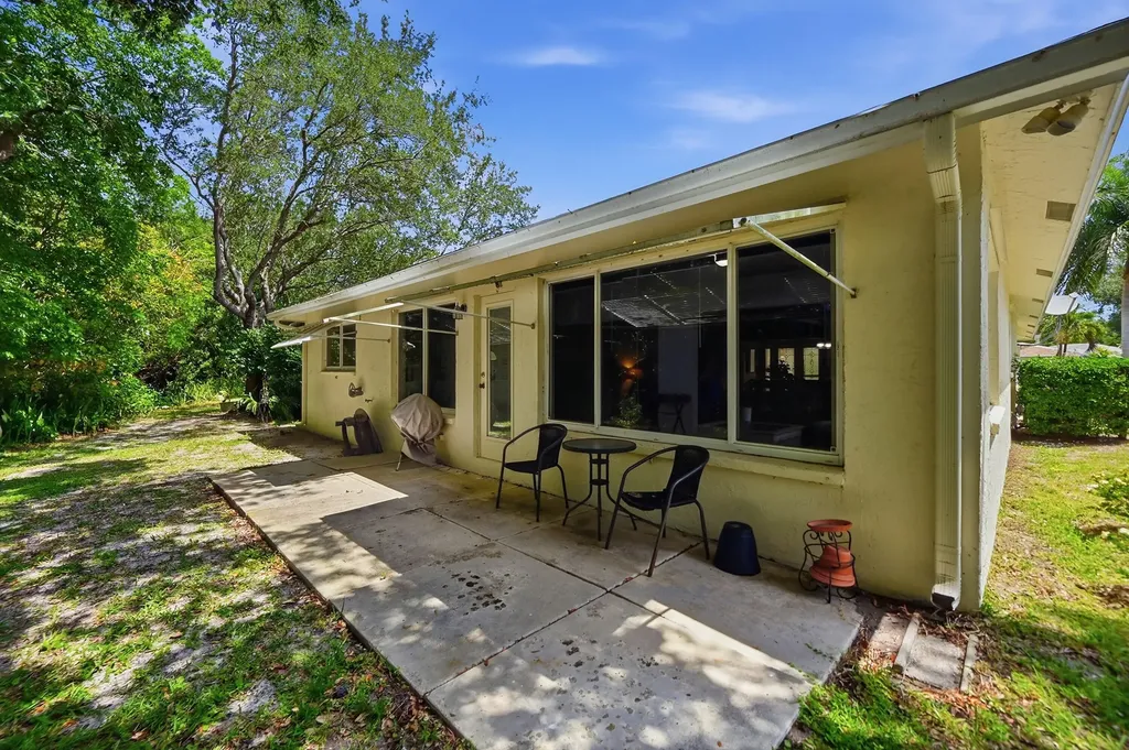 321 Del Rio Boulevard Boca Raton FL 33432